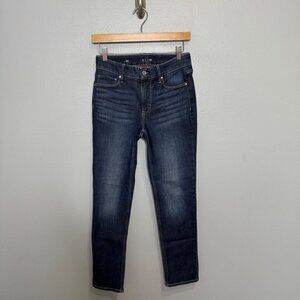 WHITE HOUSE BLACK MARKET the slim mid rise medium wash jeans size 0 SHORT